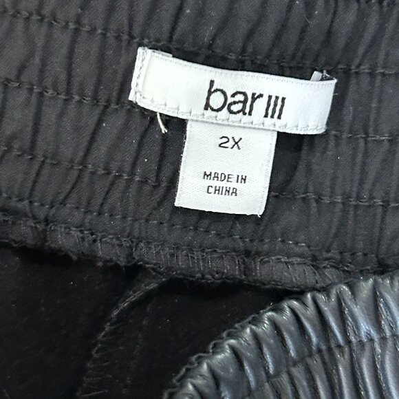 NEW Bar III 2x Trendy Wide Leg Faux-Leather Pants, Women's - Picture 3 of 4